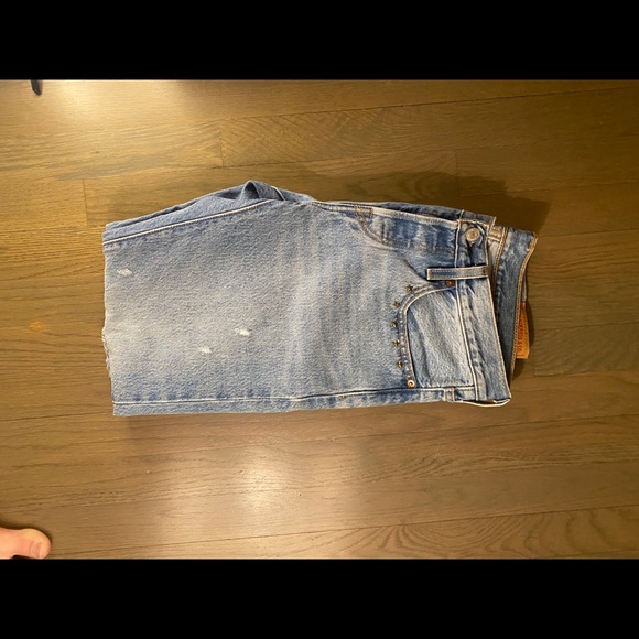 LEVIS MOM JEANS SIZE 27 - Picture 4 of 5